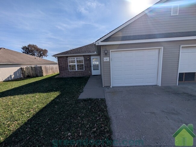 Primary Photo - 1107 Fall Meadow Ln