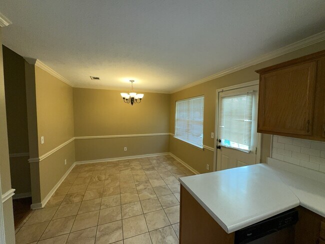 Building Photo - 1905 Christine Dr