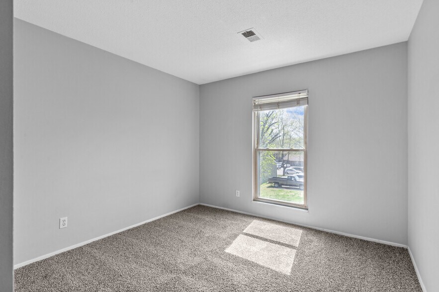 Building Photo - 147 Harbor View Dr