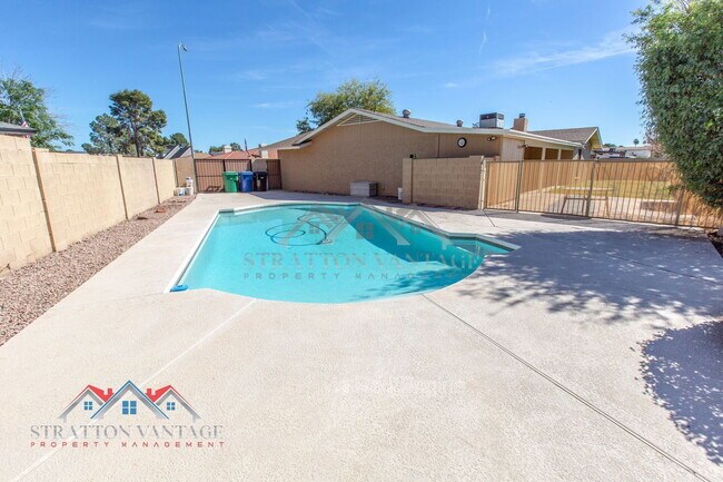 Building Photo - 1928 N Kachina