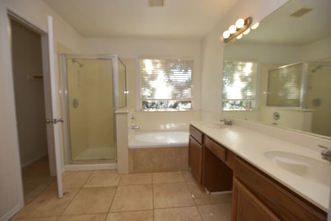 Building Photo - 4BR Cat Hollow Rental | Fenced Yard | Round Rock ISD