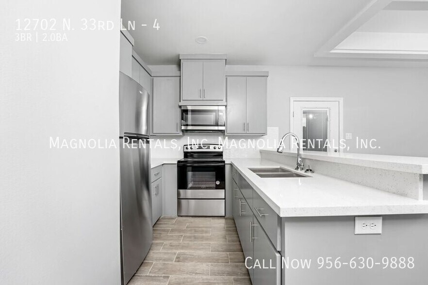 Building Photo - 12702 N 33rd Ln