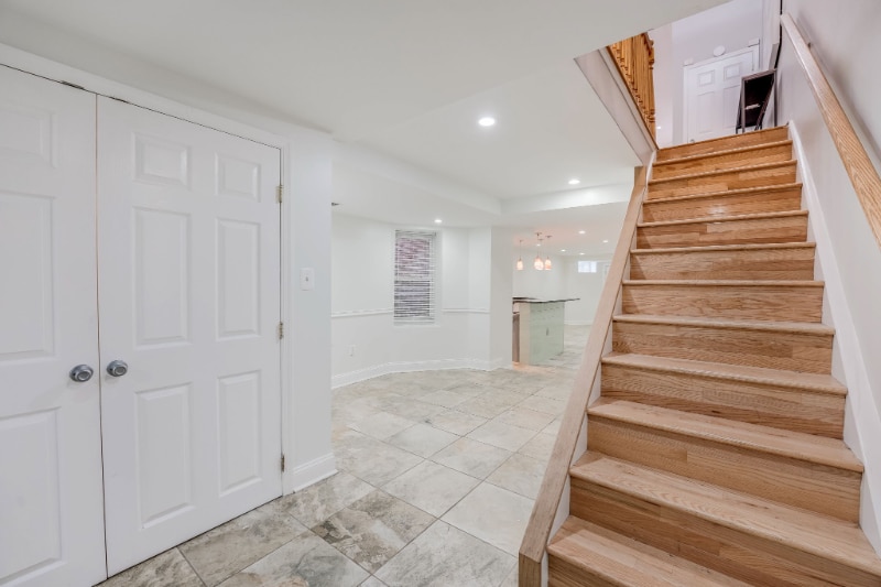 Building Photo - 27 Todd Pl NE