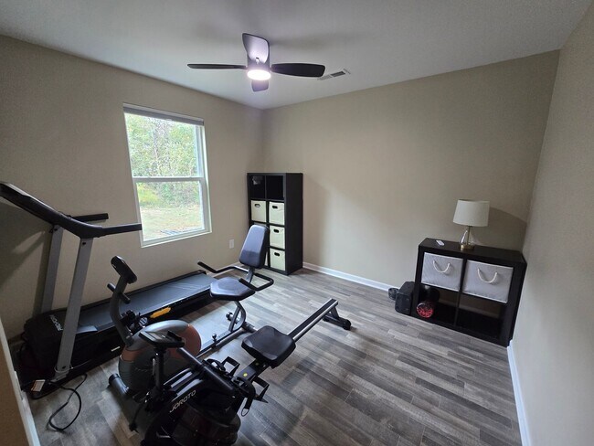 Building Photo - Best Lot in the Neighborhood – Beautiful L...