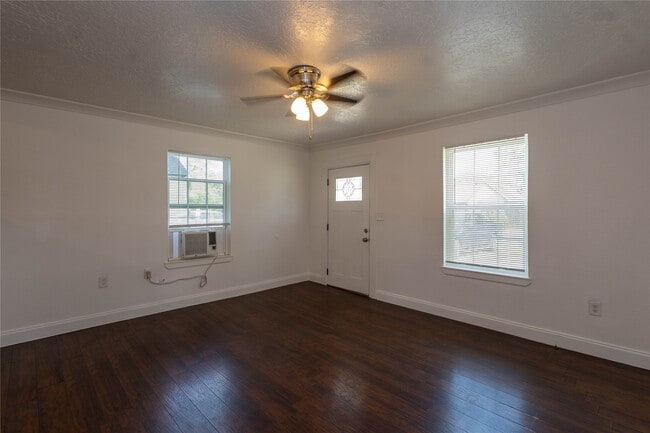 Building Photo - 2978 Goliad St