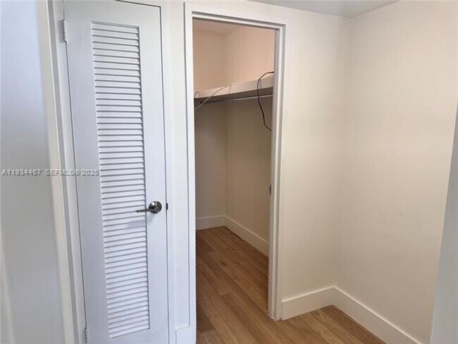 Building Photo - 5161 Collins Ave