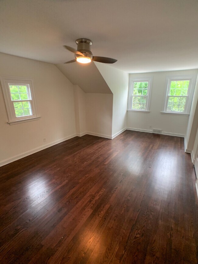 Building Photo - Gorgeous renovated 5 bed 3.5 bath in Clayton