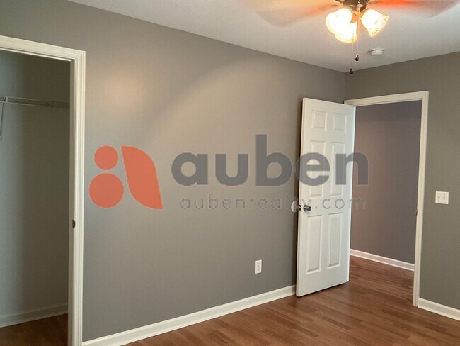 Building Photo - 107 Musket Dr