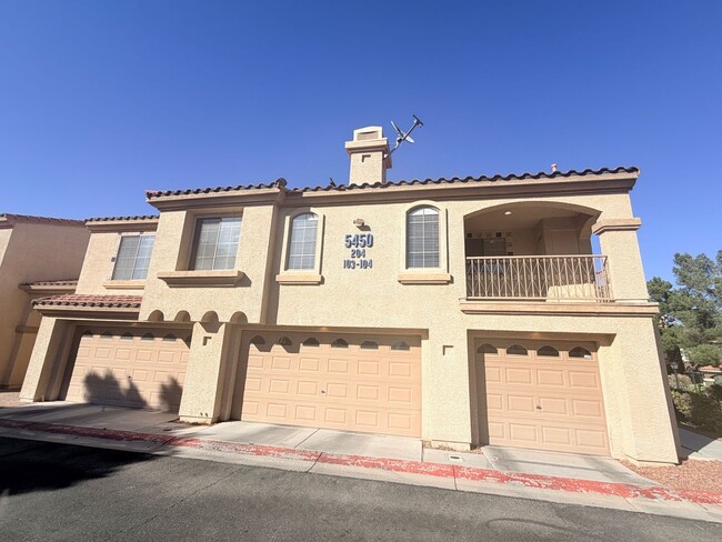 Building Photo - 2 bed / 2 bath Condo in Painted Desert Guard Gated Community