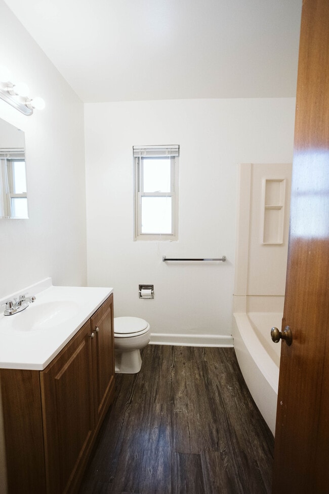 Building Photo - 1405 San Carlos Rd SW