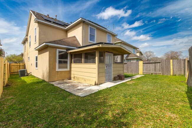 Building Photo - 3215 Sapphire Star Dr