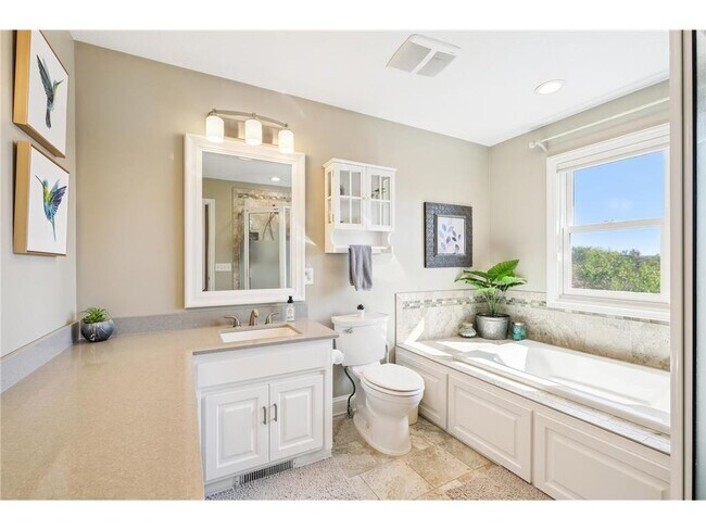 Building Photo - 9520 Scott St