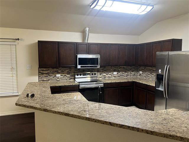 Building Photo - 6949 Sylvan Meadows Dr