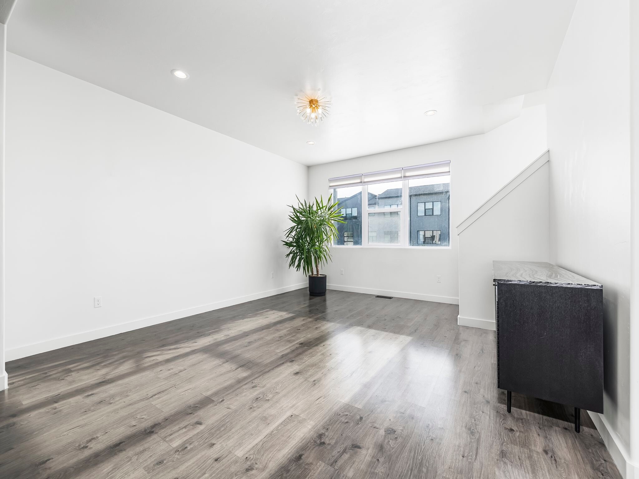 Building Photo - 439 S Meadow Garden Rd