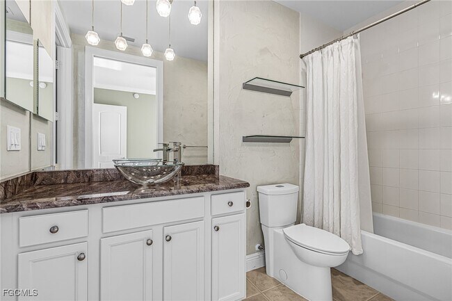 Building Photo - 2104 W First St