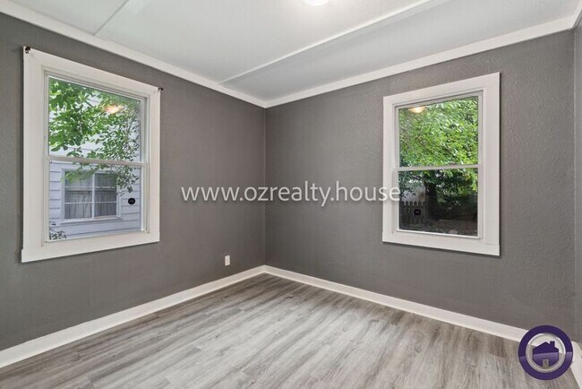 Building Photo - 2126 Marlow Rd