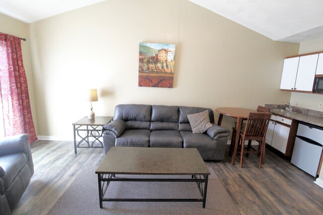 Building Photo - 1416 Bradley Dr
