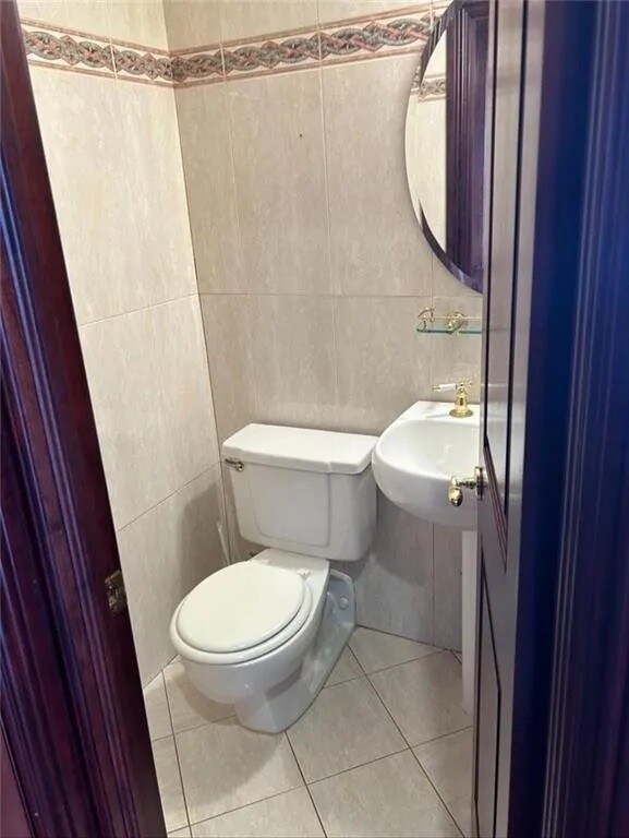 Half Bath - 9921 4th Ave