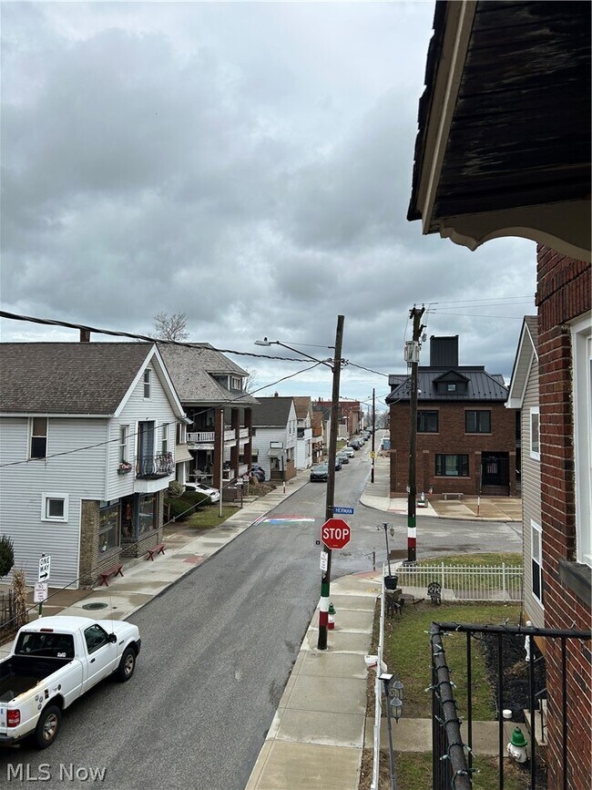 Building Photo - 1311 W 69th St