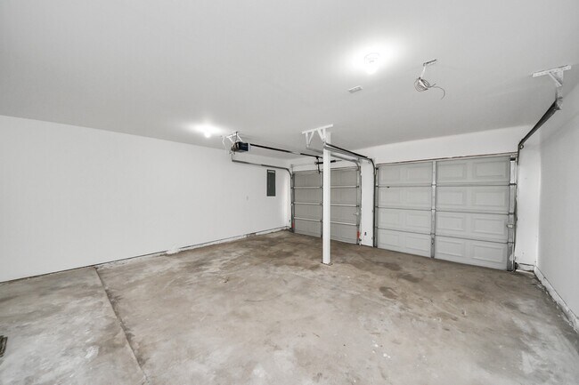 Building Photo - 10250 Bridgeland Ln