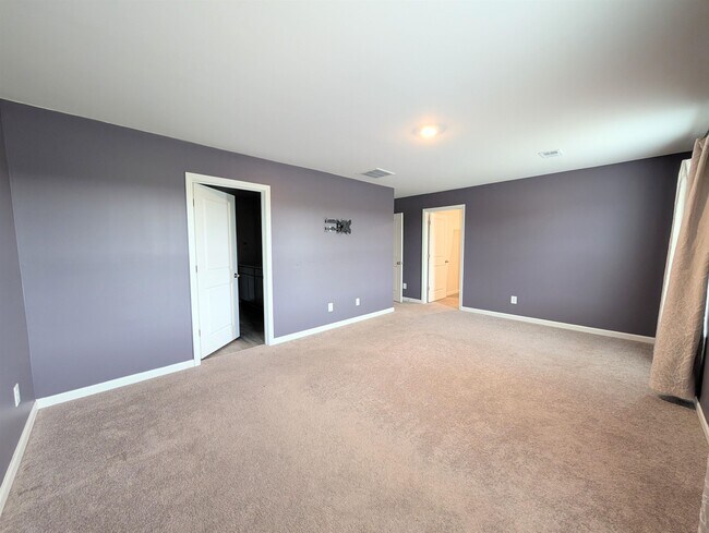 Building Photo - 851 Woodland Farms Cir