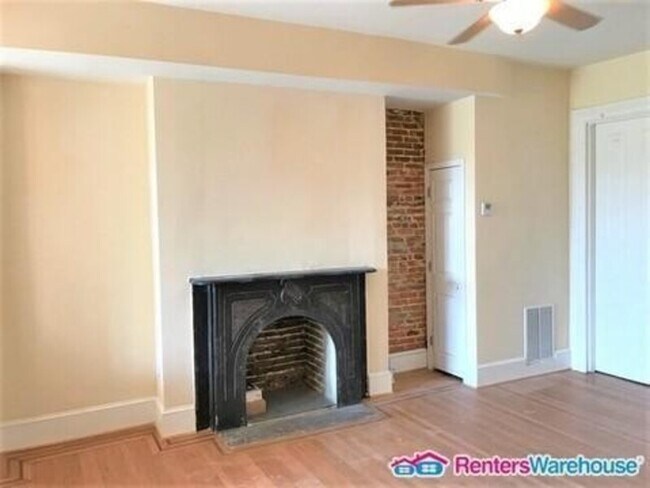 Building Photo - 1521 W Lombard St