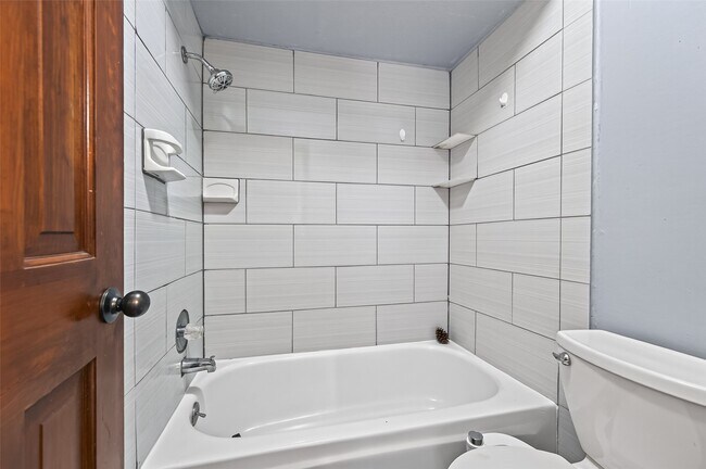 Building Photo - 14515 Wunderlich Dr