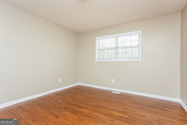 Building Photo - 3171 Pilgrims Dr