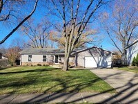 Building Photo - 364 N Everett Dr