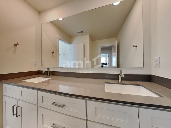 Building Photo - 9491 W Shumard St
