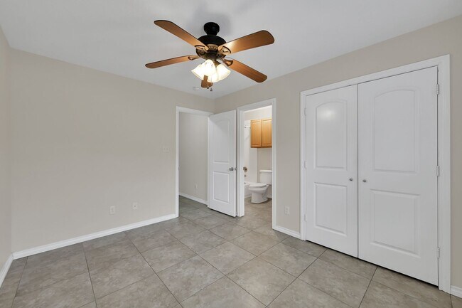 Building Photo - 170 S Bend Ct