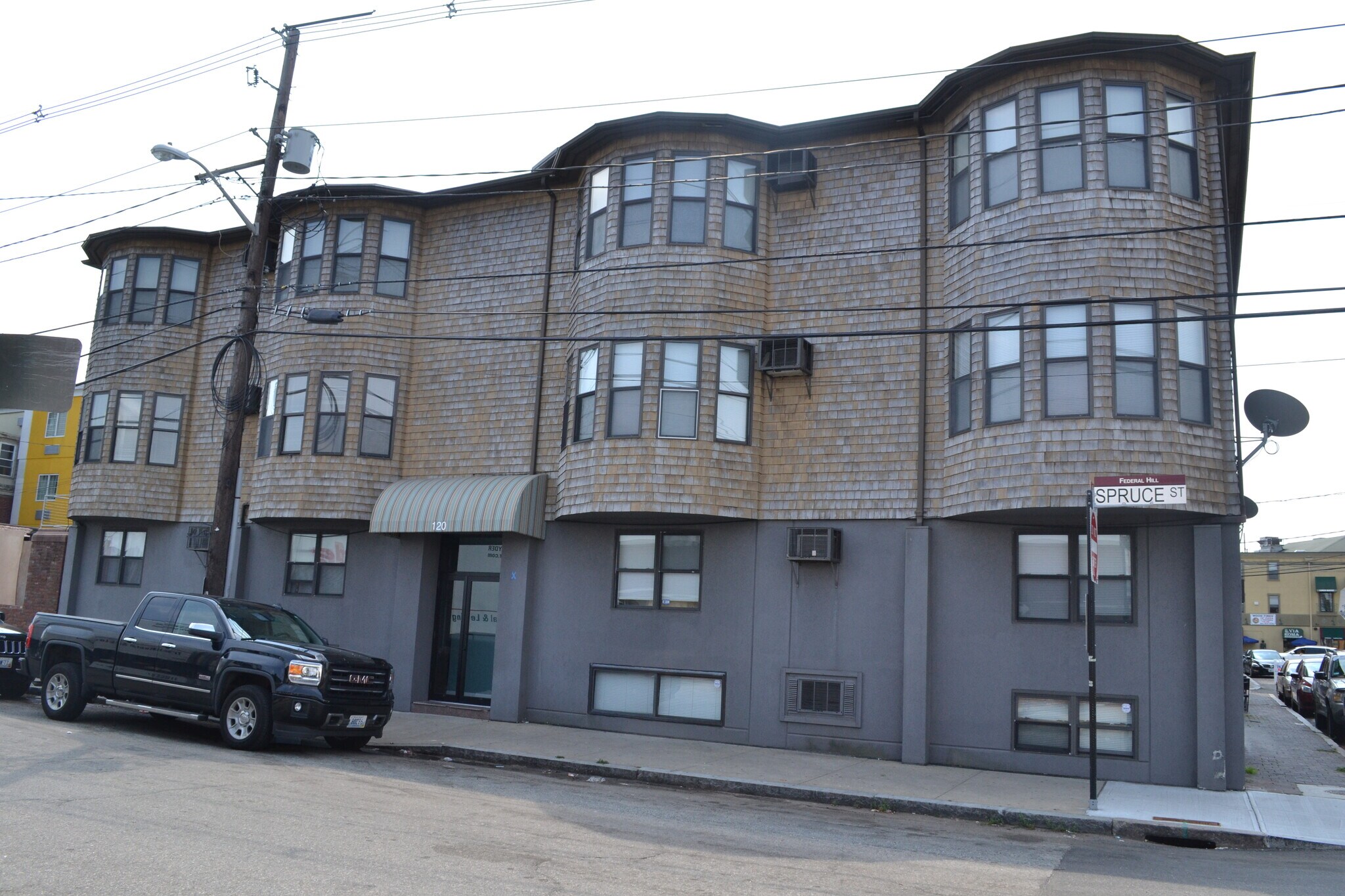 Building Photo - 120 Spruce St
