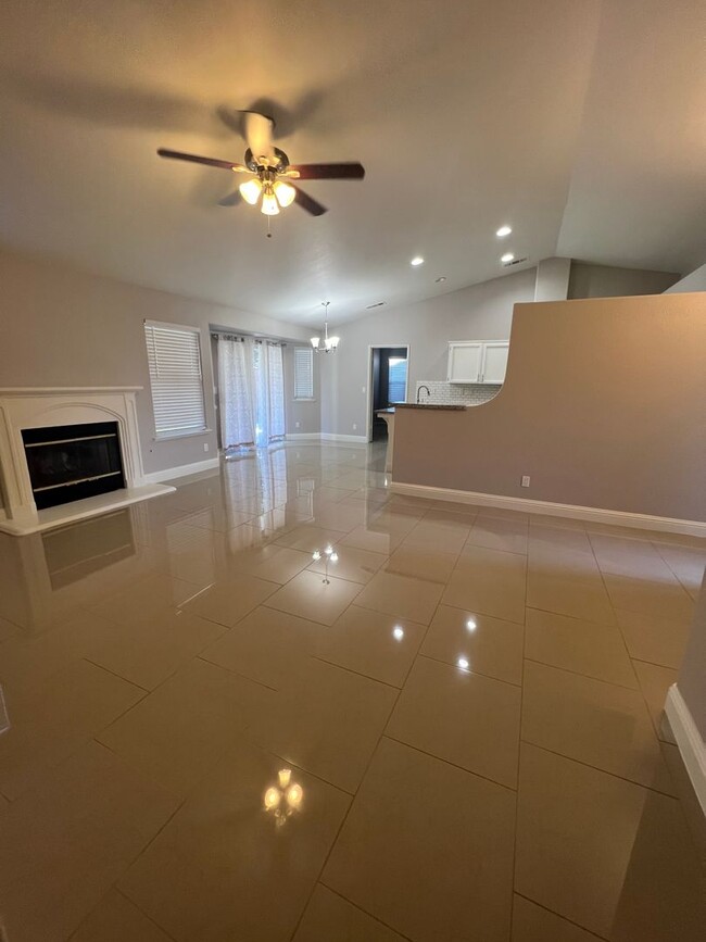 Building Photo - This home is for you! Newly remodeled