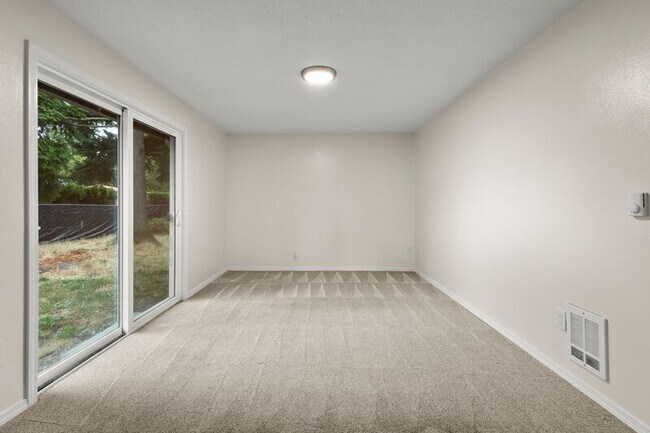 Building Photo - 885 SE Lambert Cir