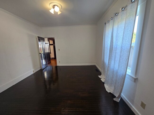 Building Photo - Beautiful Upgraded Single Story Home