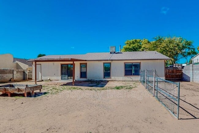 Building Photo - 708 Buckboard Rd SE