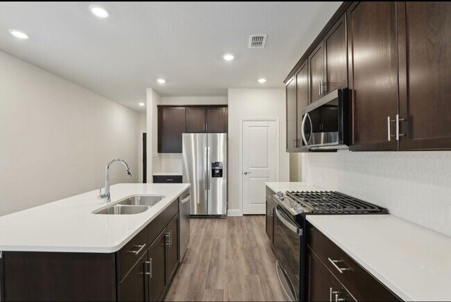 Building Photo - 519 Willet Dr