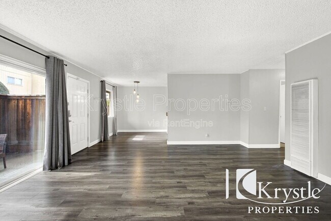 Building Photo - 1060 Oak Grove Rd