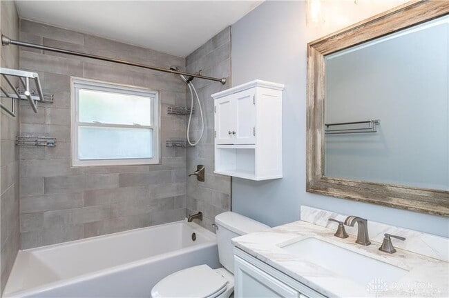 Building Photo - 1227 Frayne Dr