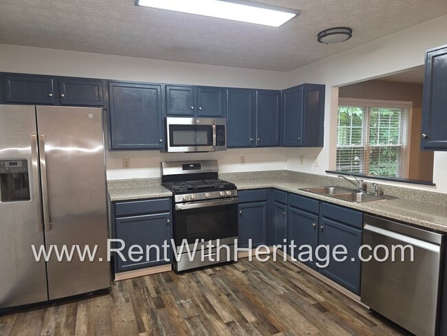 Building Photo - Immaculate 5-bedroom, 3-bath home in the Cedar Mountain Park subdivision in Douglasville, GA.