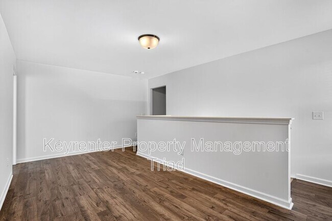 Building Photo - 3012 Highlander Pt