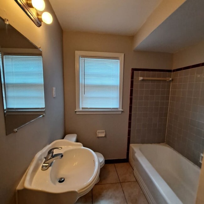 Building Photo - 1615 Gilson Rd