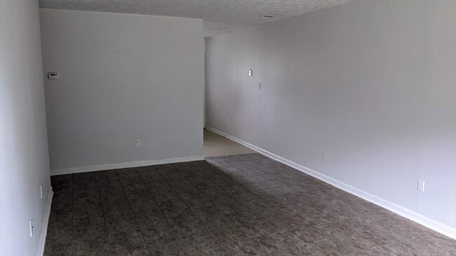 Building Photo - 102A Jay Ln. Hampton GA 30228