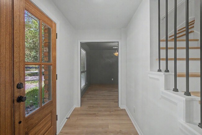 Building Photo - 34 Brushwood Ct