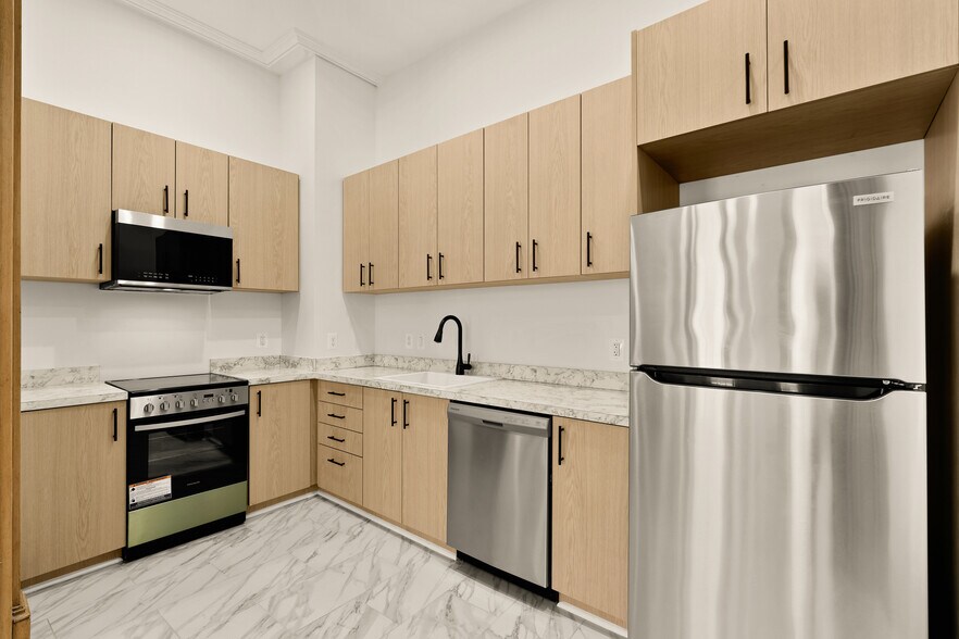 Primary Photo - 115 S Patrick St