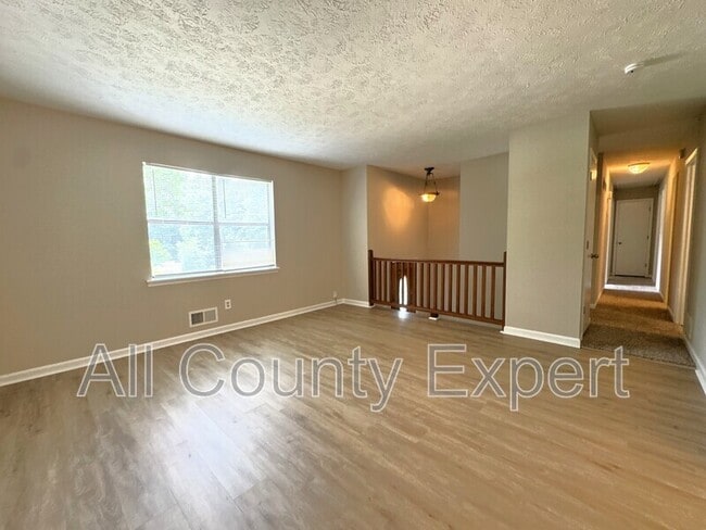 Building Photo - 5798 Hilton Ridge Rd