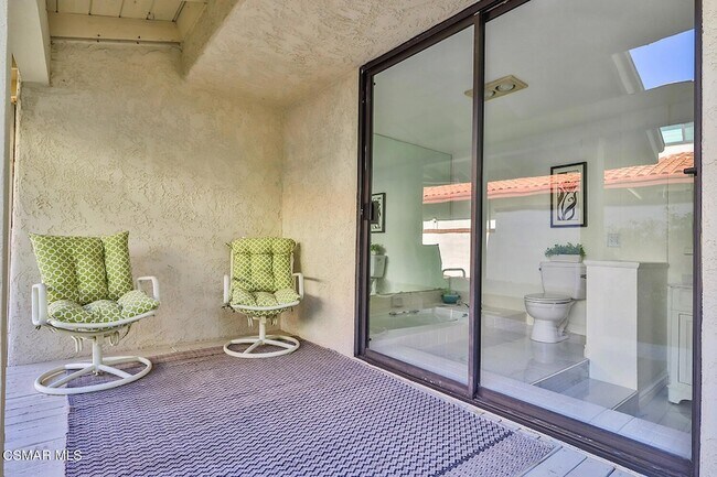 Building Photo - 4082 Avenida Verano