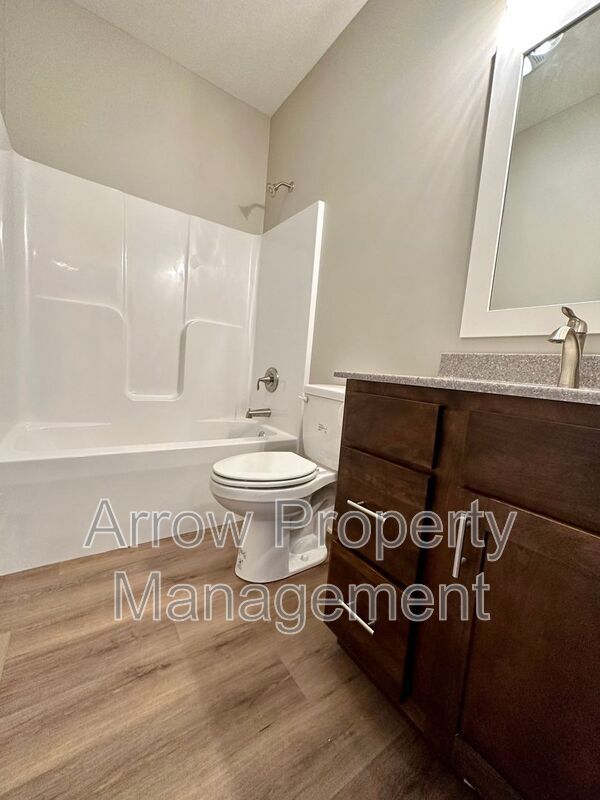 Building Photo - 8709 S 82nd St