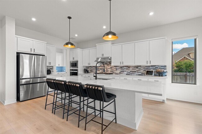 Building Photo - 3800 Sandhill Crane Dr