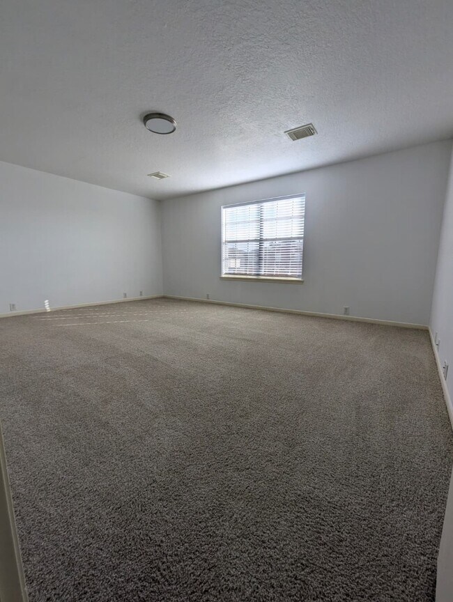 Building Photo - 13422 Sarento Village